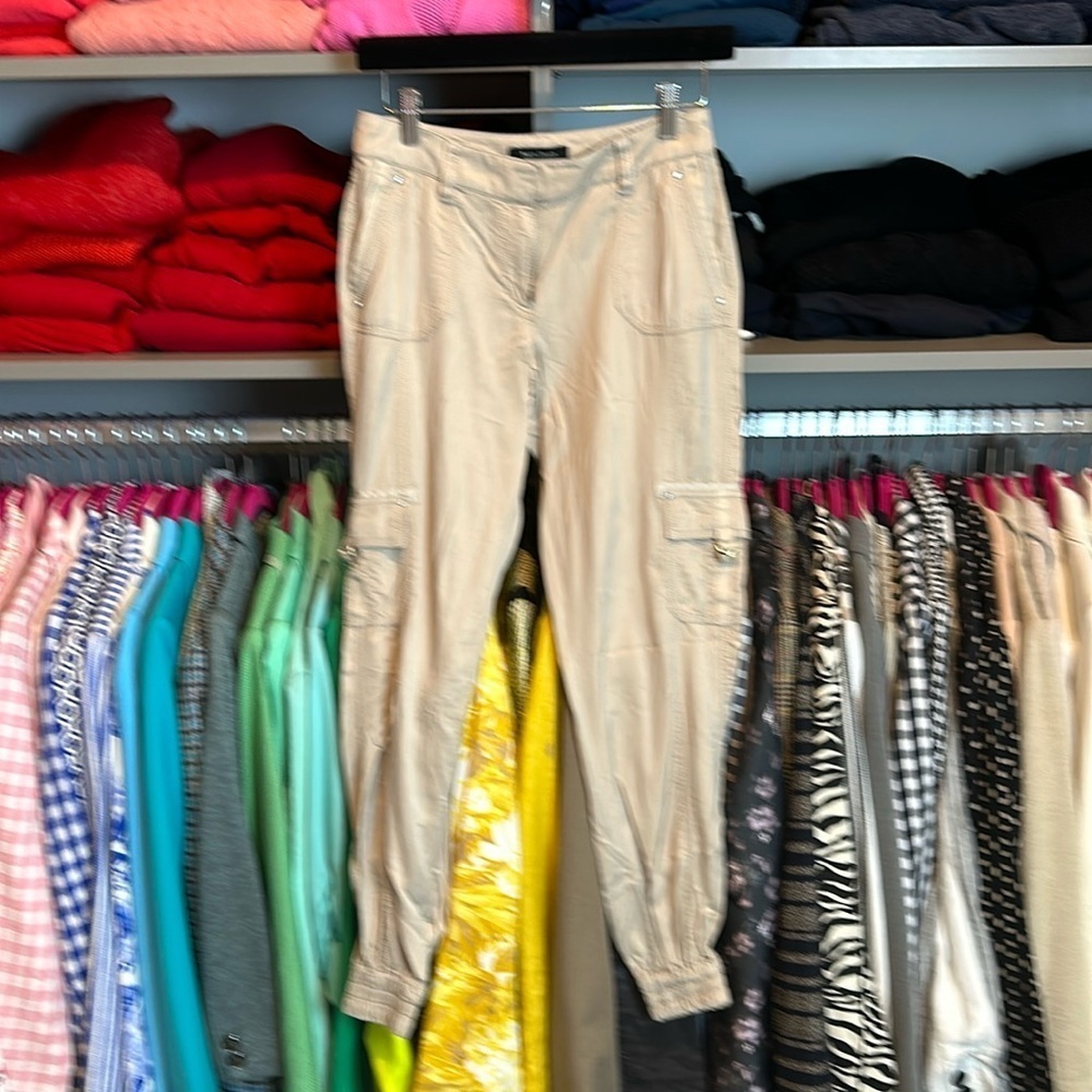 WHBM khaki colored cropped cargo jogger pants size 00